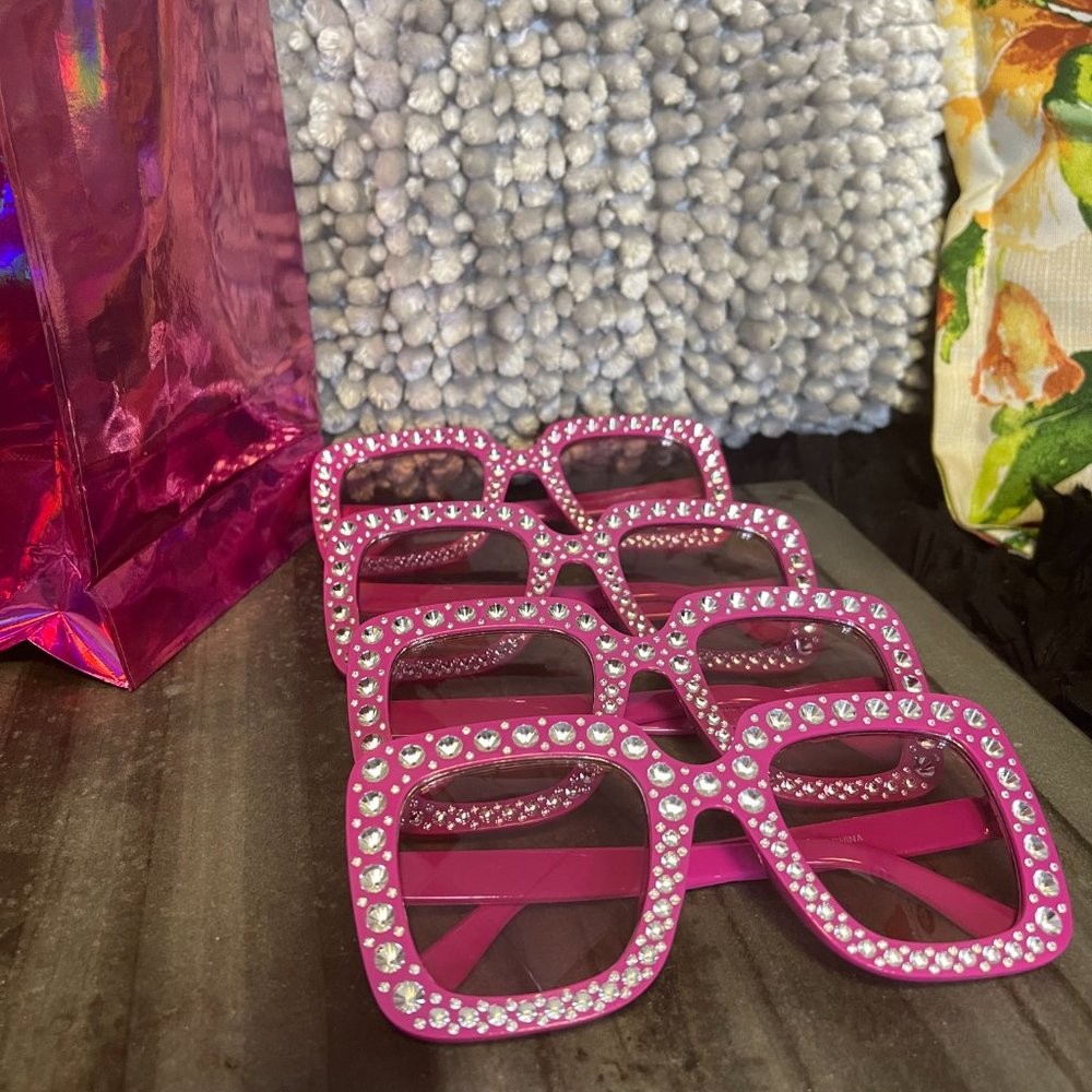 pink sunglasses